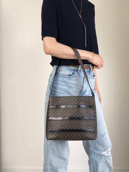 CELINE Macadam Shoulder bag Black Vintage t43kf8