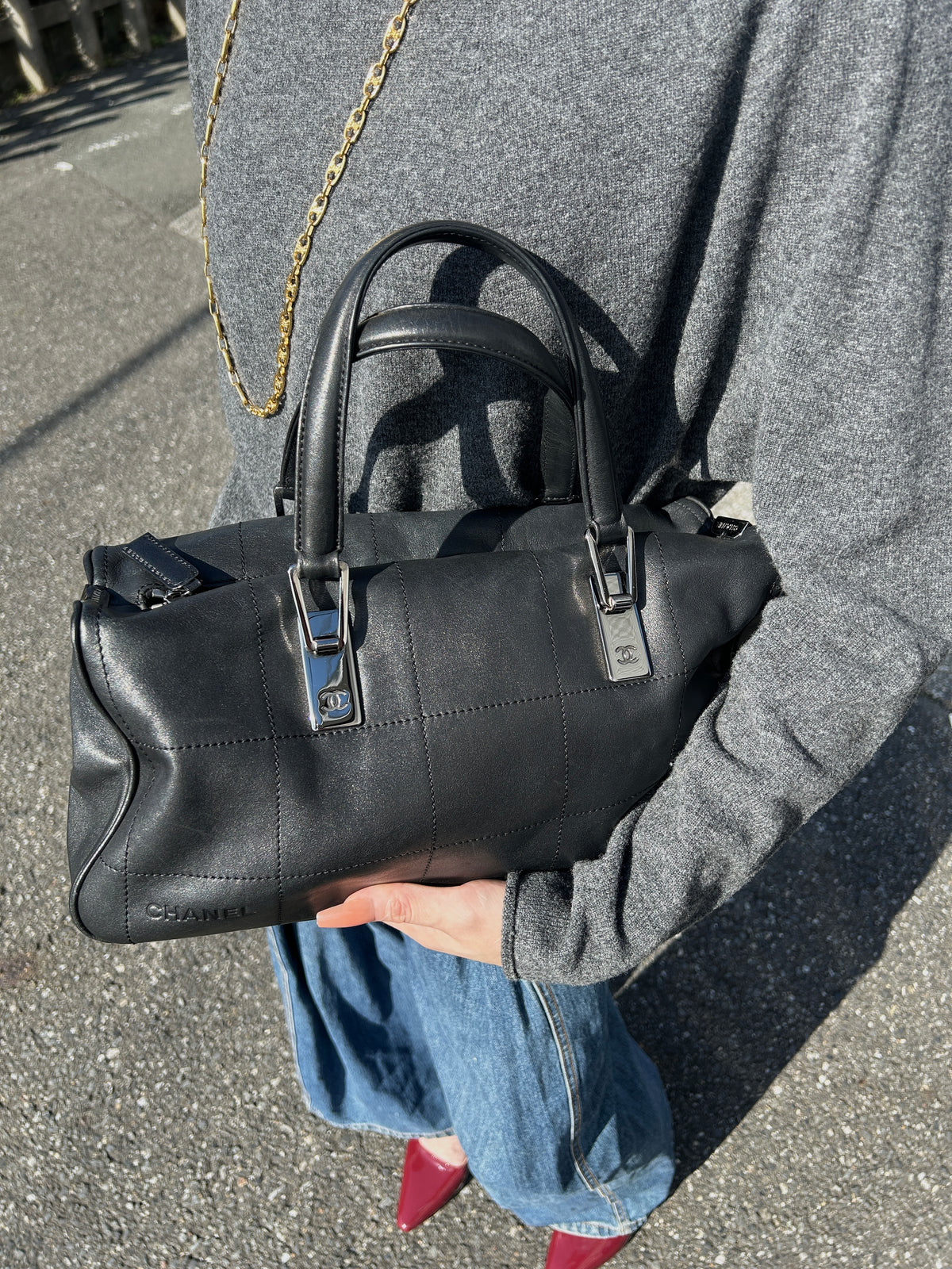 CHANEL Chocolate Bar Handbag Boston bag Black Vintage 6yfva8