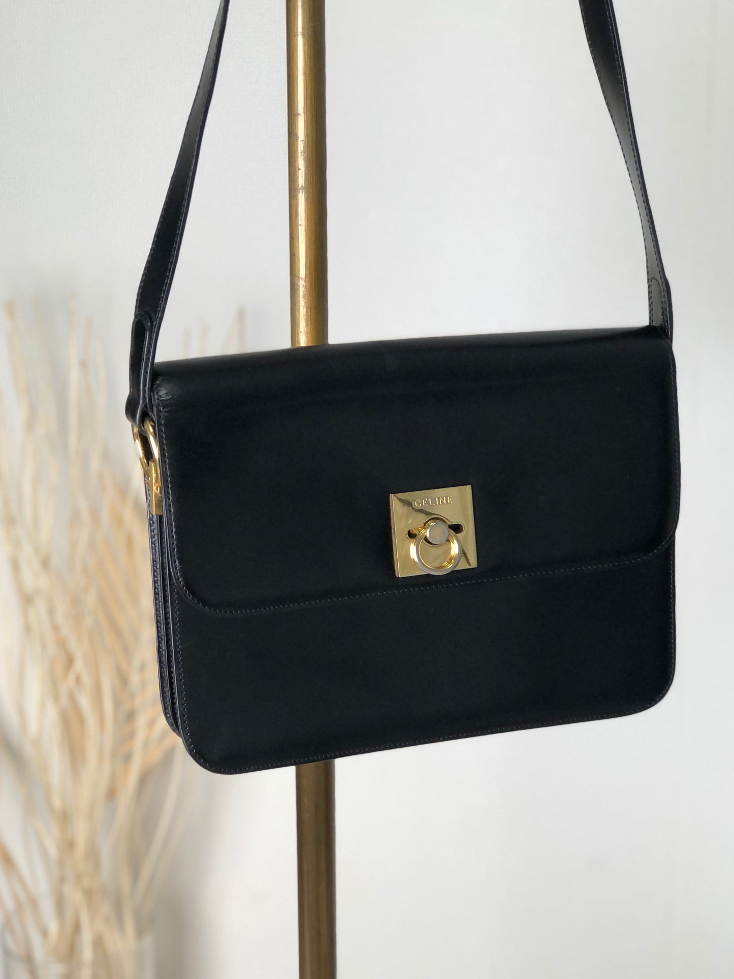 CELINE Gancini Leather Shoulder bag Black Vintage kmhh2a