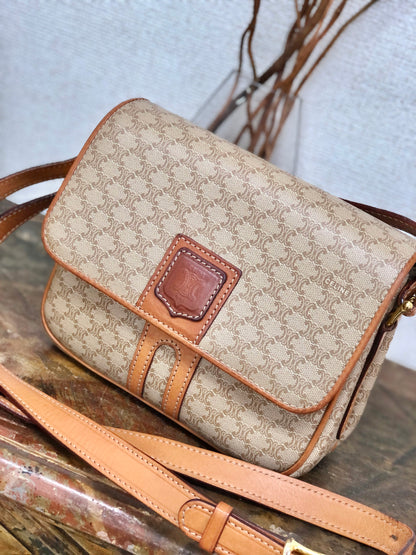 CELINE Macadam Blason Two-line Shoulder bag Beige Vintage Old Celine rmr5gm