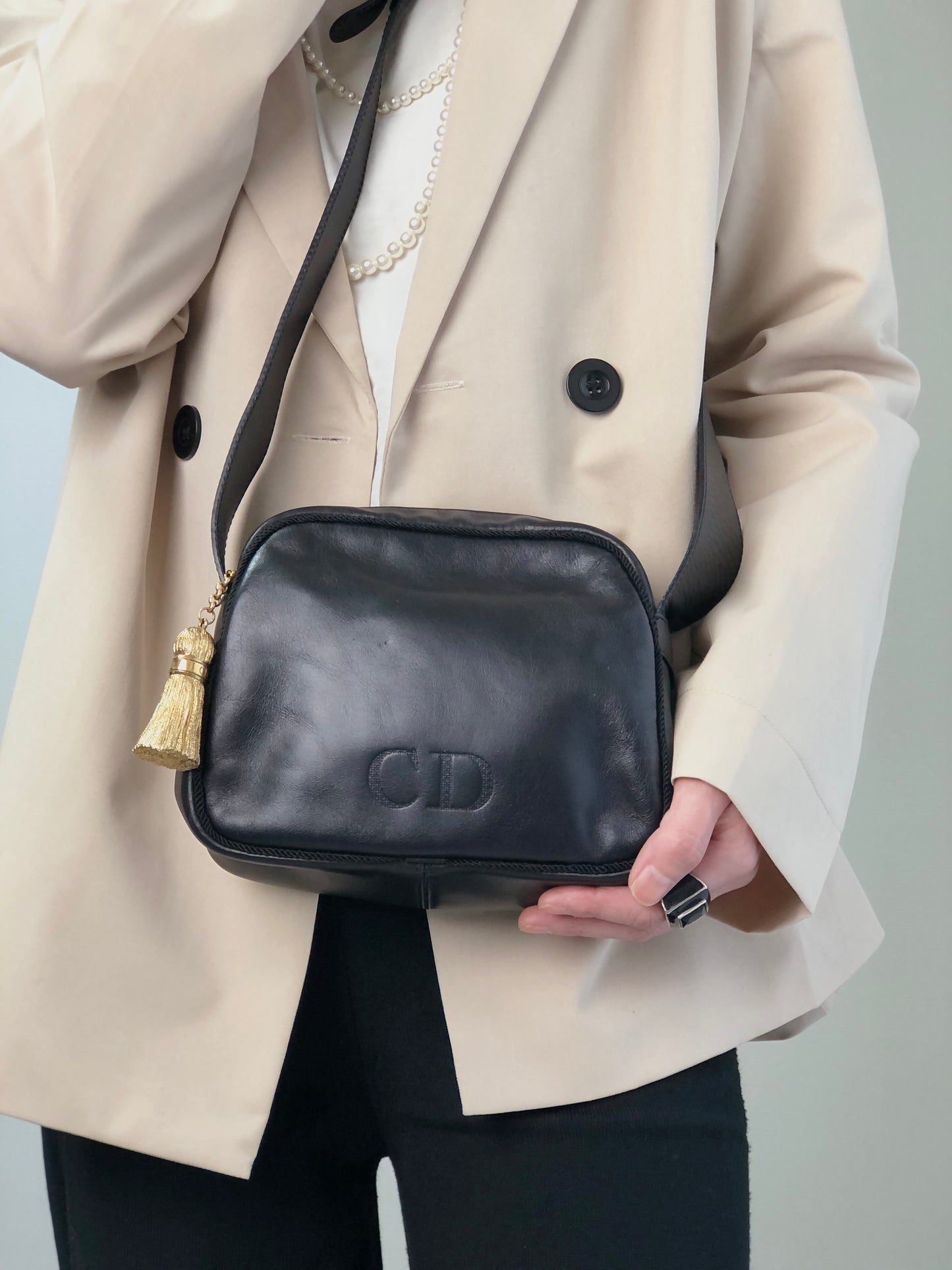 Christian Dior Logo Embossed Tassel Shoulder bag Black Vintage nvdfjx
