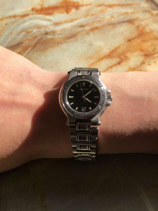 GUCCI Logo Quartz Watch Silver 9700L Vintage gxdvy8