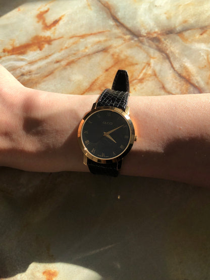 GUCCI Logo Quartz Watch Black Vintage yck25p