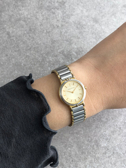 Yves Saint Laurent YSL Logo Quartz Watch Silver 2200-22841 YO Vintage p5bvh6