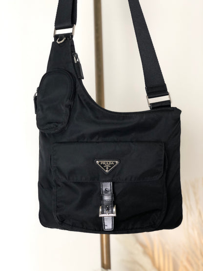 PRADA Triangle Logo Front Buckle Nylon Shoulder bag Black Vintage z6d5rx