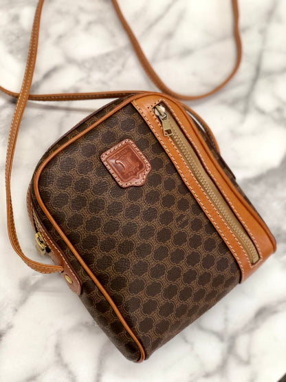 CELINE Macadam Blason Front zipper Crossbody Shoulder bag Brown vintage Old Celine cxricc
