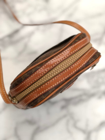CELINE Macadam Blason Front zipper Crossbody Shoulder bag Brown vintage Old Celine cxricc