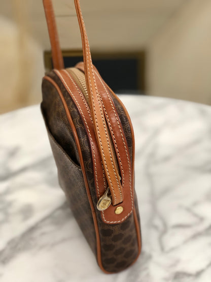CELINE Macadam Blason Front zipper Crossbody Shoulder bag Brown vintage Old Celine cxricc