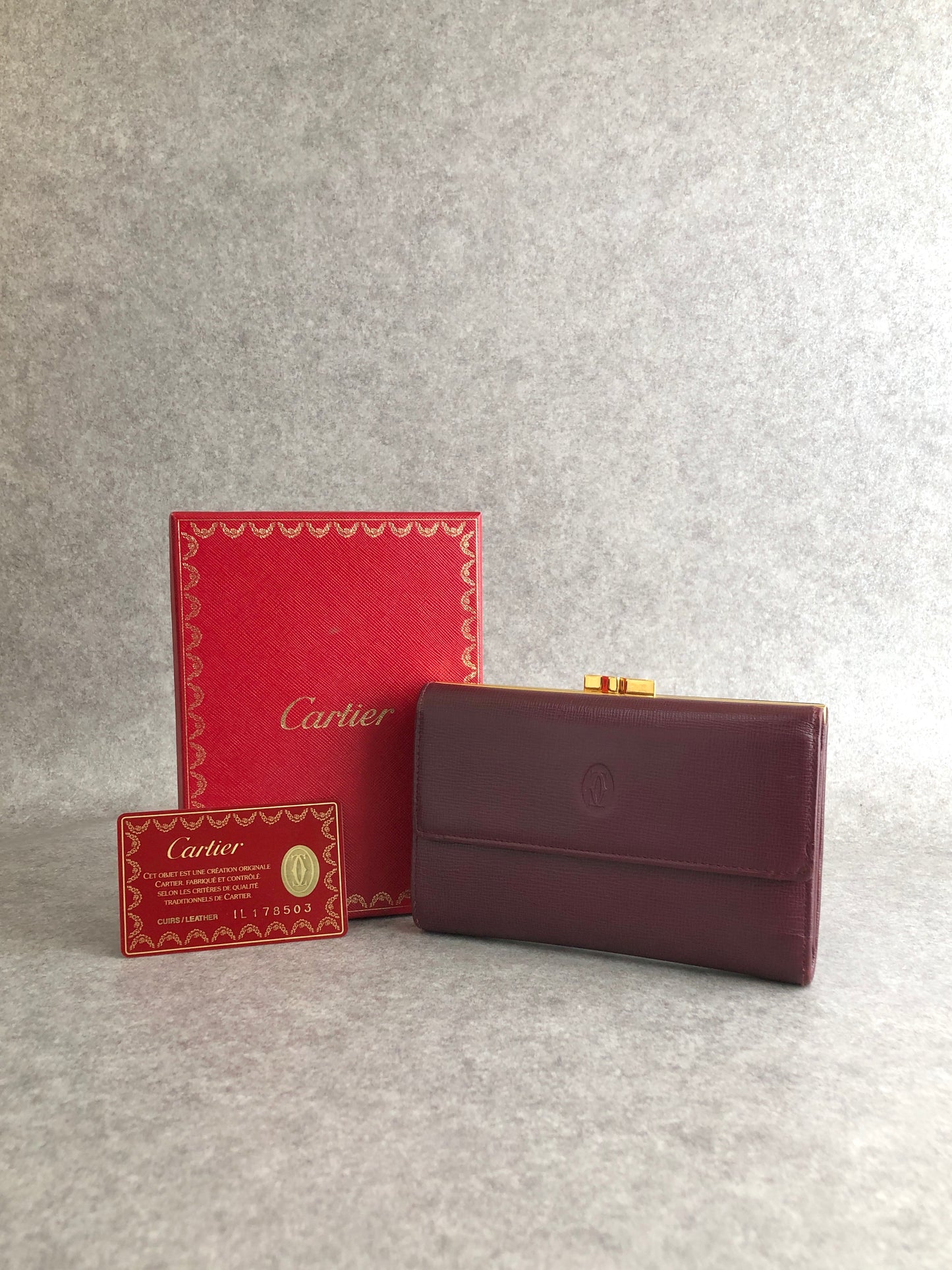 Cartier Logo Embossed Folded Wallet Bordeaux Vintage g2uux3