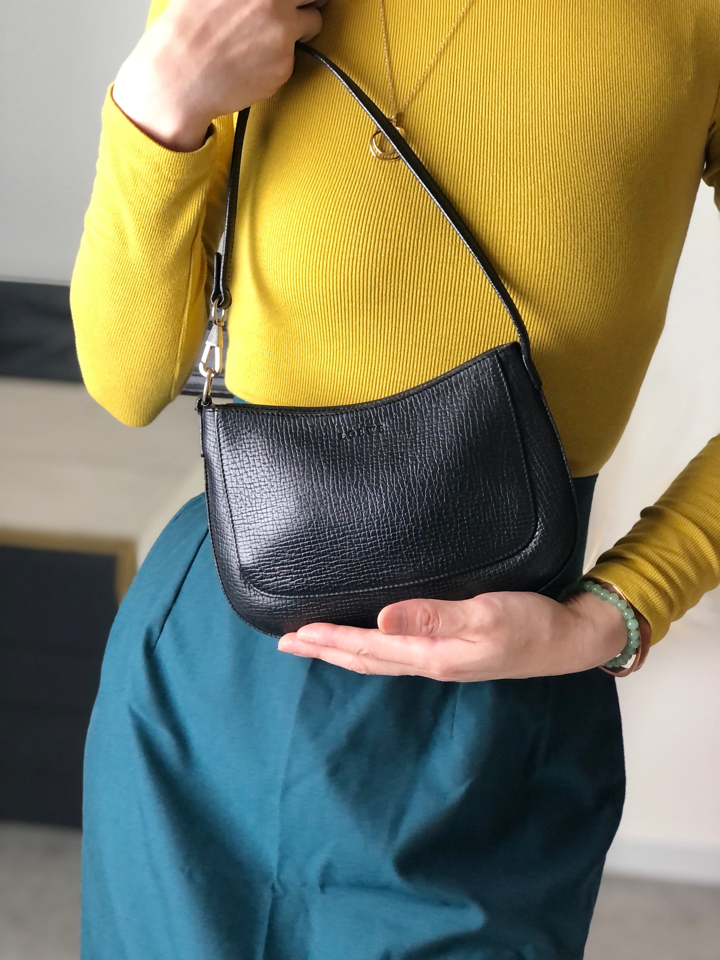 LOEWE Logo Embossed Small Handbag Black Vintage dxvbfj