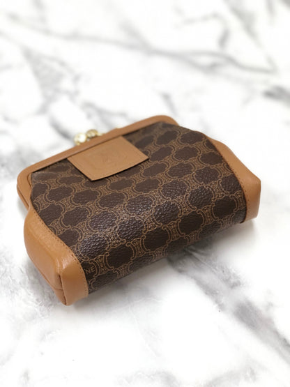 CELINE Macadam Blason Clasp Coin purse Wallet Brown 8xjnfd