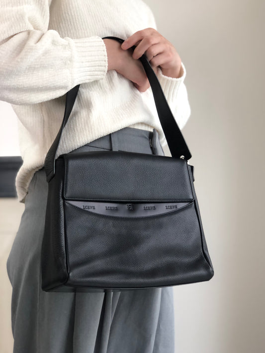 LOEWE Logo Embossed Shoulder bag Black Vintage ni55eb