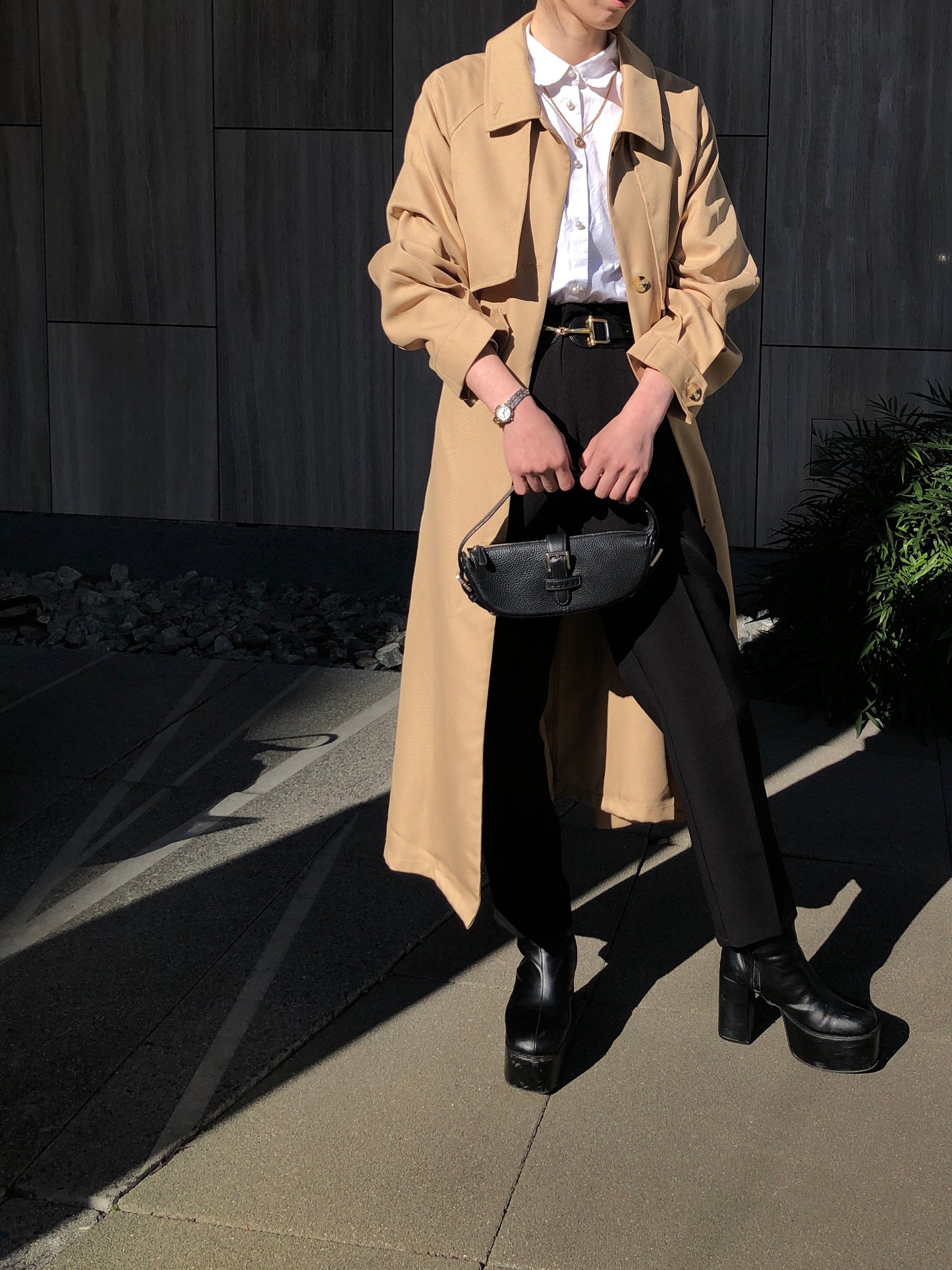 LOEWE Logo Embossed Handbag Black Vintage nk5fxc