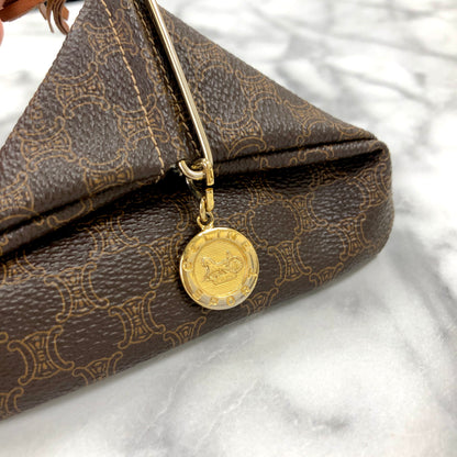 CELINE Macadam Horse carriage Triangle Coin purse Wallet Brown 6fzhde