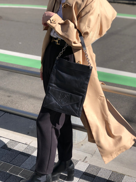 LOEWE Anagram Chain Totebag Black Vintage yutn3y