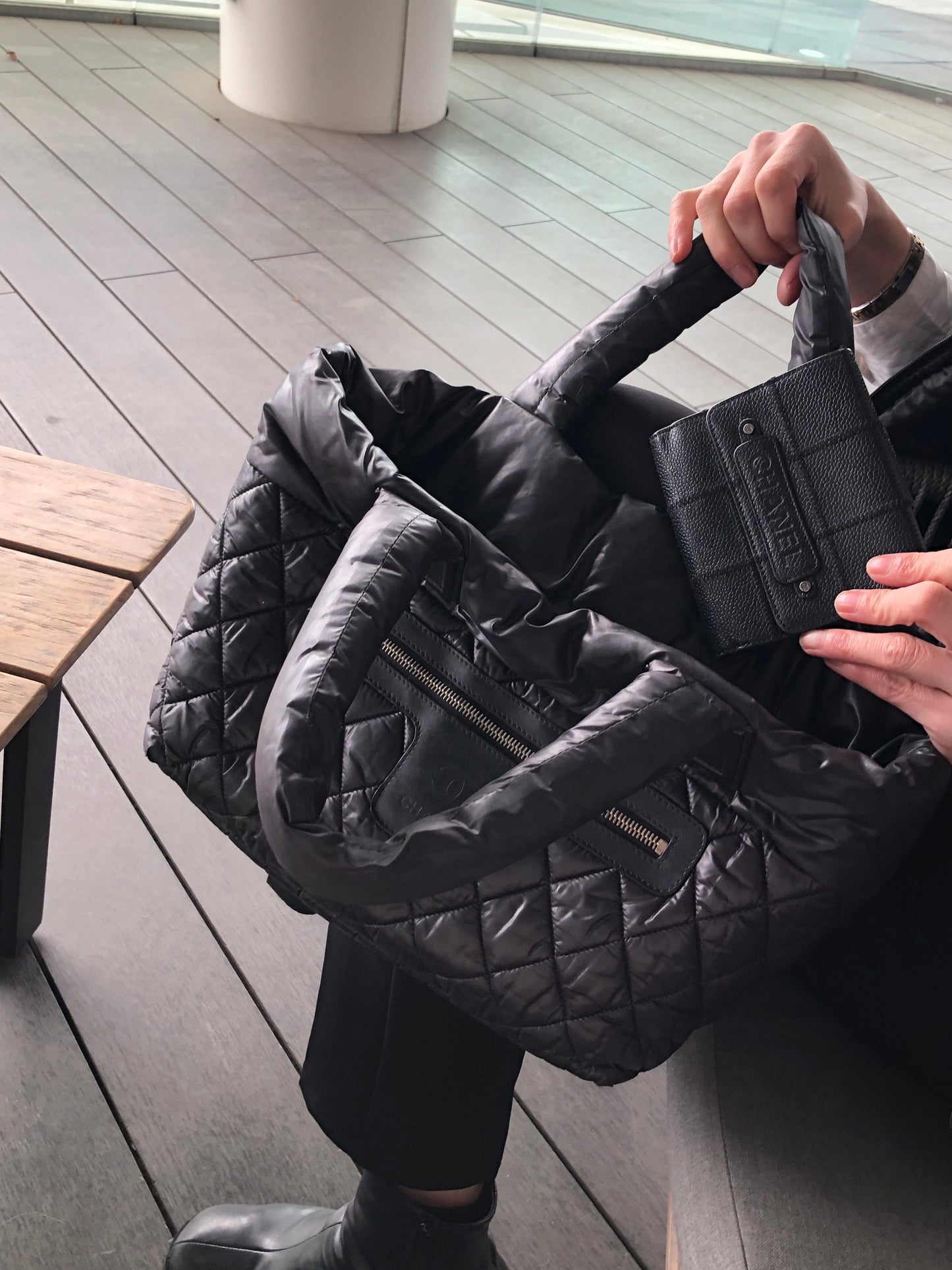 CHANEL Chocolate Bar Folded Wallet Black Vintage 2r56zg