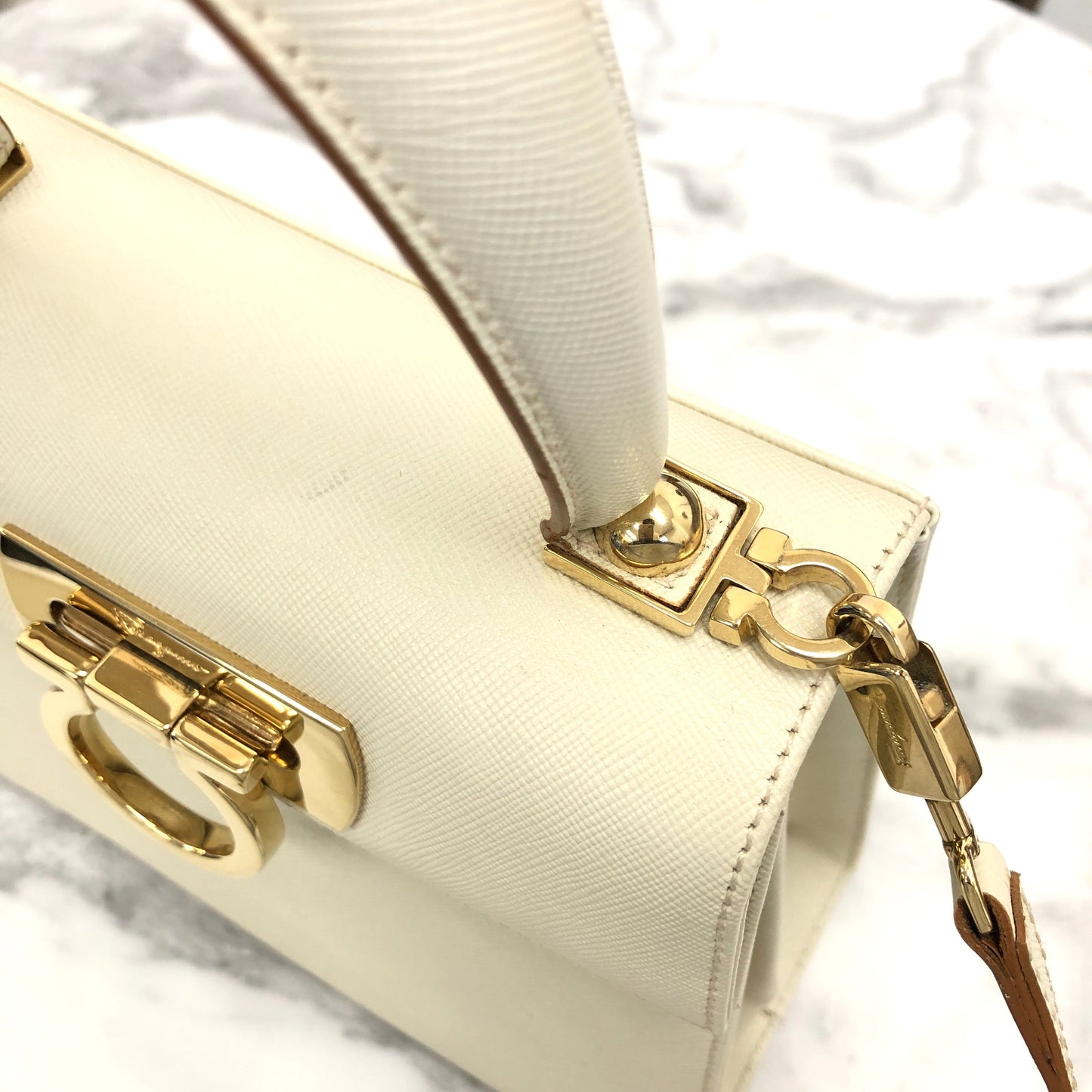 Salvatore Ferragamo Gancini Crossbody Handbag Shoulderbag White Vintage Old da7rgv