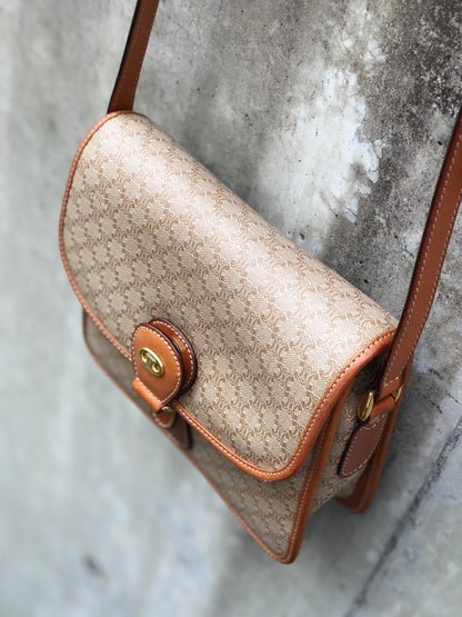 CELINE Macadam Triomphe Crossbody Shoulder bag Beige Vintage Old Celine v6hrmg