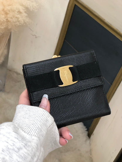 Salvatore Ferragamo Vala ribbon Lizard leather Compact Clasp Wallet Black Vintage Old rbc2gd