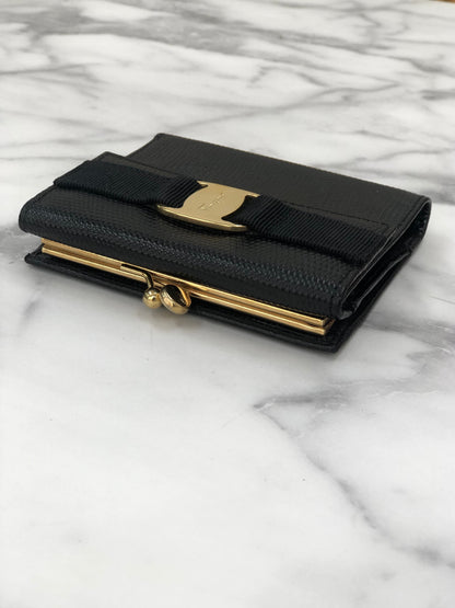 Salvatore Ferragamo Vala ribbon Lizard leather Compact Clasp Wallet Black Vintage Old rbc2gd