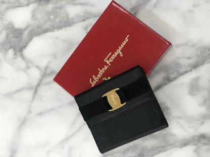 Salvatore Ferragamo Vala ribbon Lizard leather Compact Clasp Wallet Black Vintage Old rbc2gd