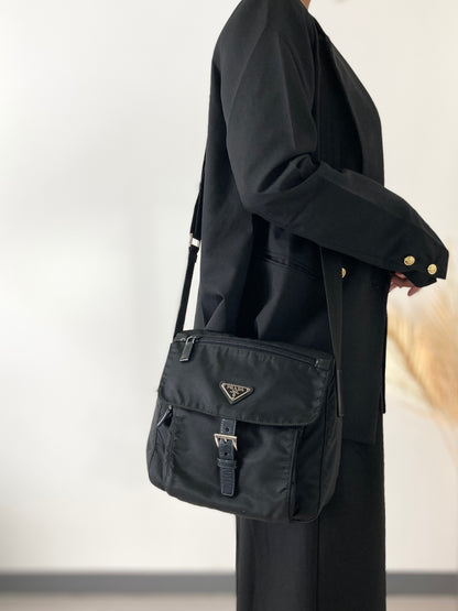 PRADA Triangle Logo Front Buckle Nylon Leather Shoulder bag Black Vintage ykd4wx