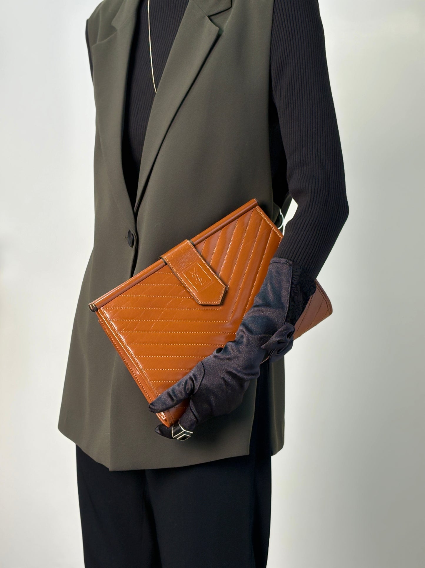 Yves Saint Laurent YSL Logo Cassandra Bias Stitch Clutch bag Brown Vintage i6mndi