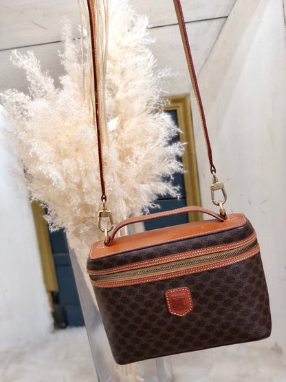 CELINE Macadam Blason Vanity bag Shoulder bag Brown Vintage Old Celine jnz587