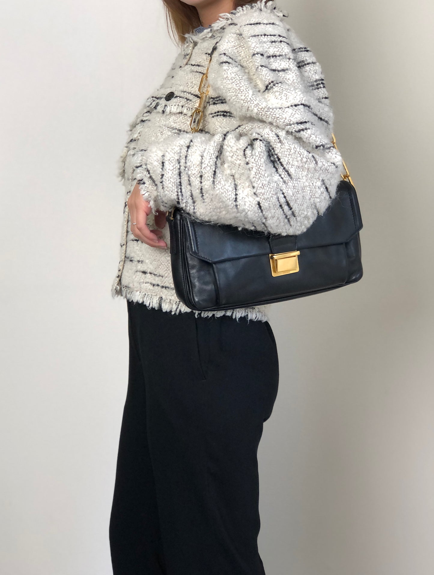 miumiu Turn Lock Chain Shoulder bag Black Vintage prsynv