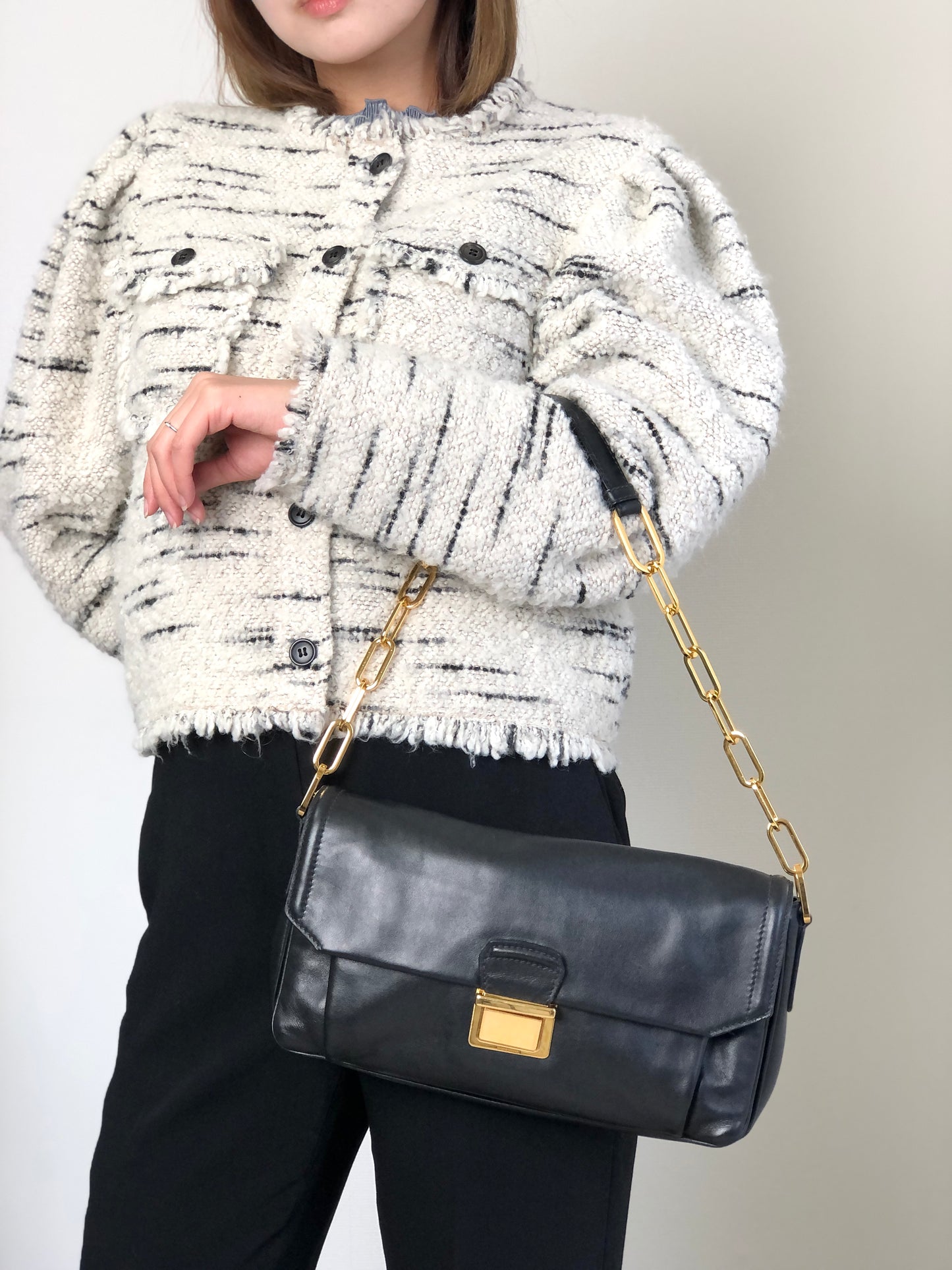 miumiu Turn Lock Chain Shoulder bag Black Vintage prsynv