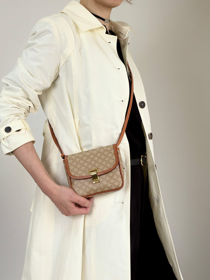 CELINE Macadam Flap Shoulder bag Beige Vintage vtaawi