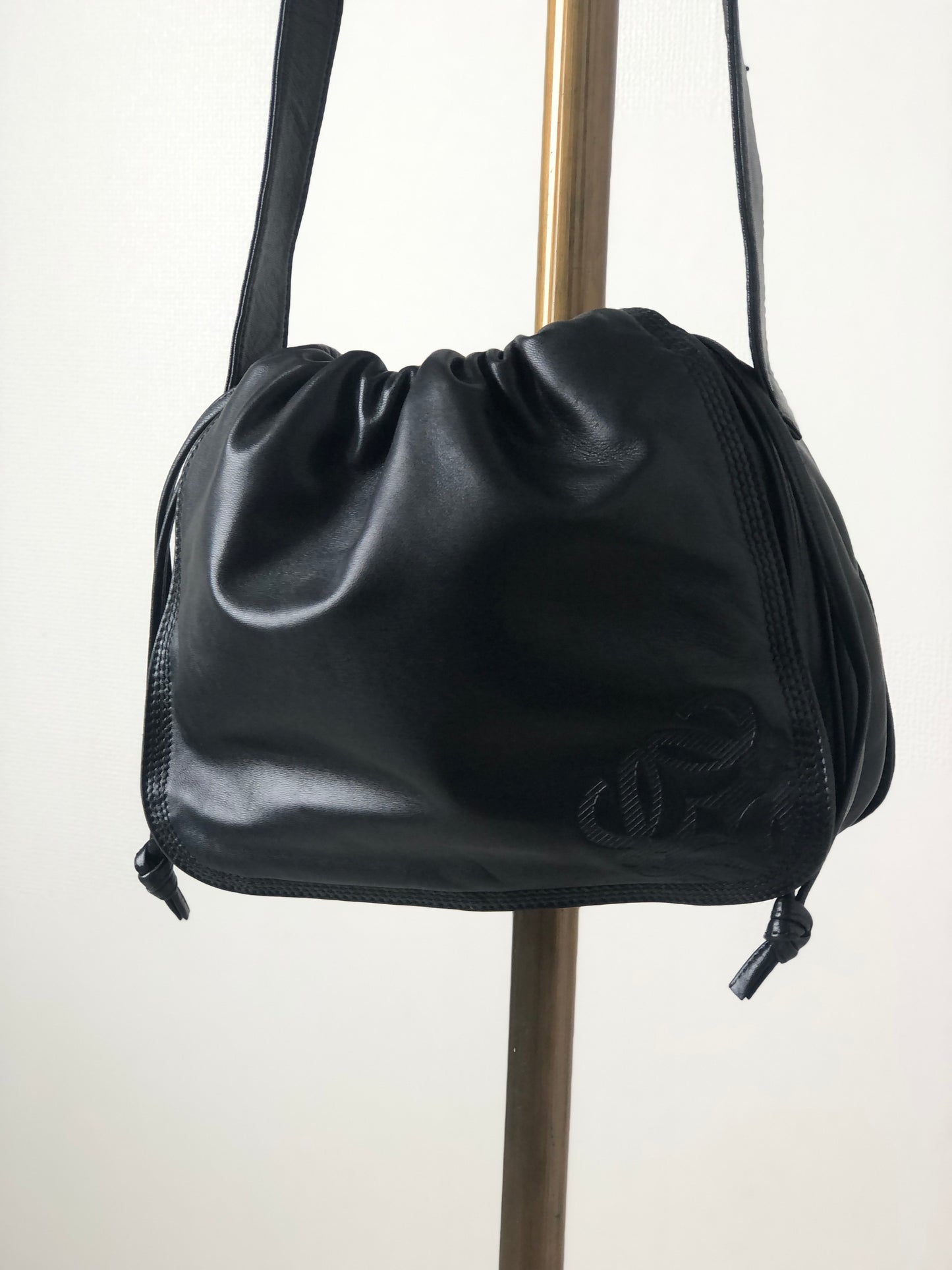 LOEWE Anagram Shoulder bag Black Vintage yw3bd2