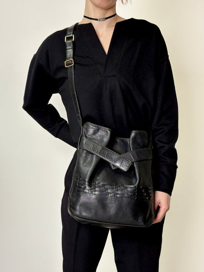 GUCCI Logo Embossed Shoulder bag Black Vintage aga2sh