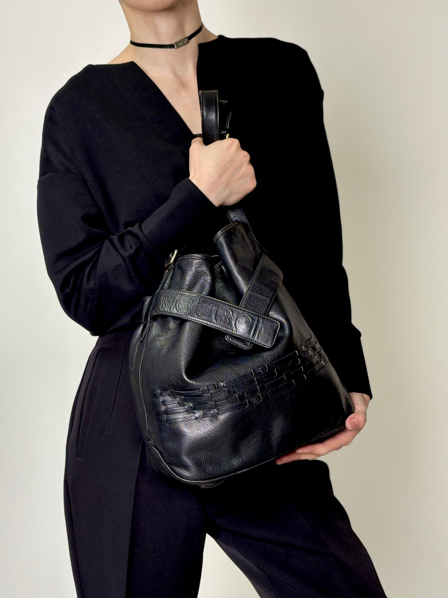 GUCCI Logo Embossed Shoulder bag Black Vintage aga2sh