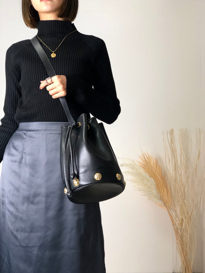 Salvatore Ferragamo 高跟鞋圖案鉚釘抽繩單肩包黑色復古舊款 updwpp