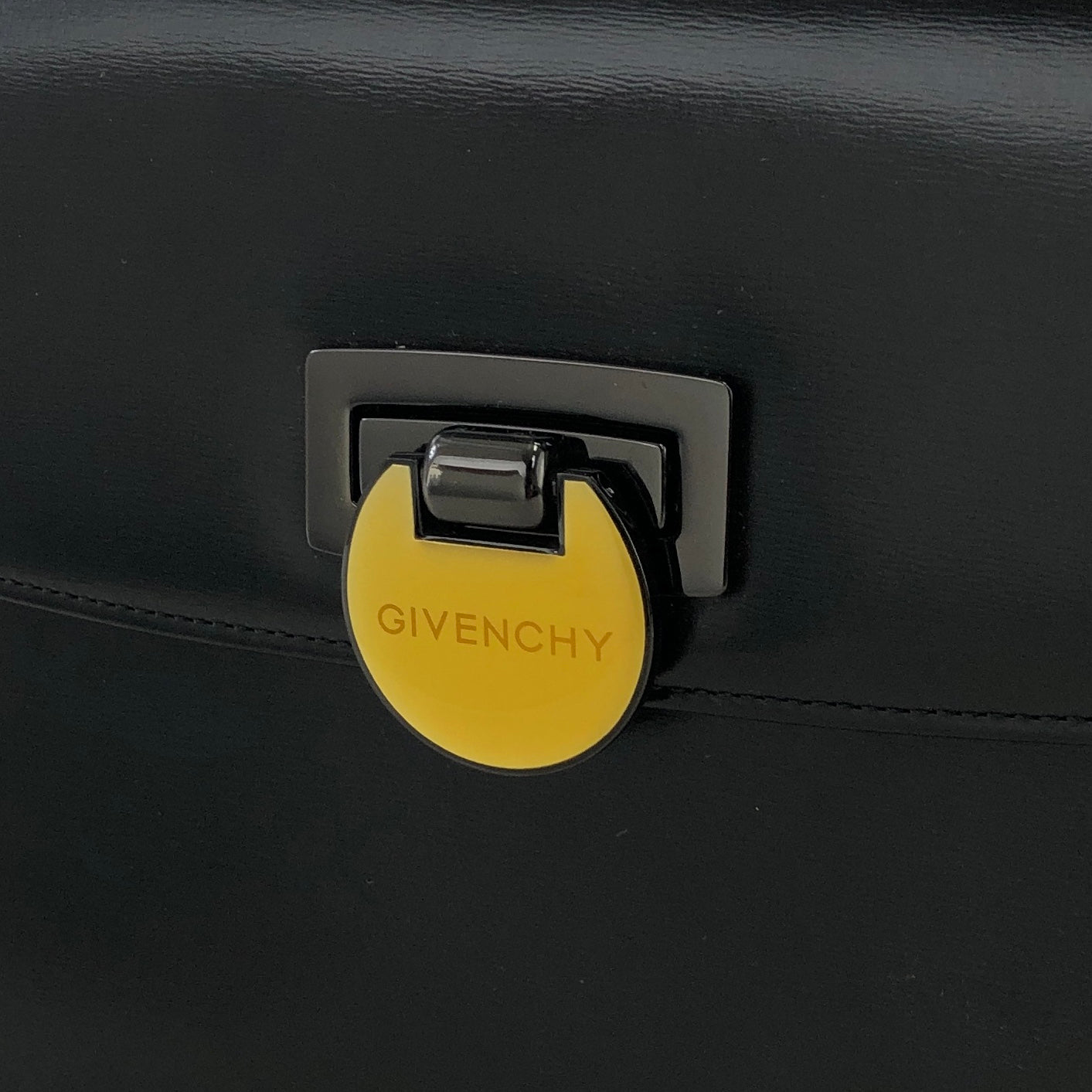 GIVENCHY Turn lock Two-way Logo Small Handbag Black Vintage Old 3kcpa6