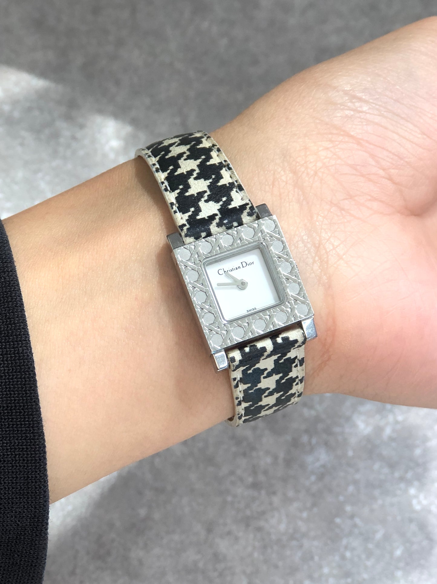 Christian Dior Cannage Quartz Watch Black×White Vintage jw4b2h