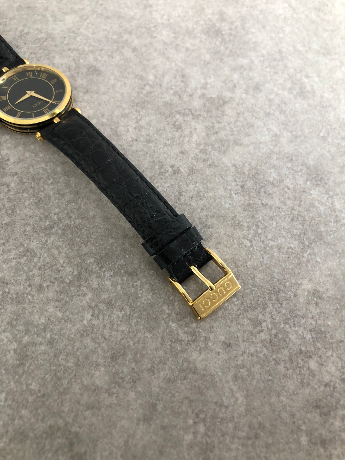 GUCCI Logo Watch Black 2040M Vintage mr6i3u