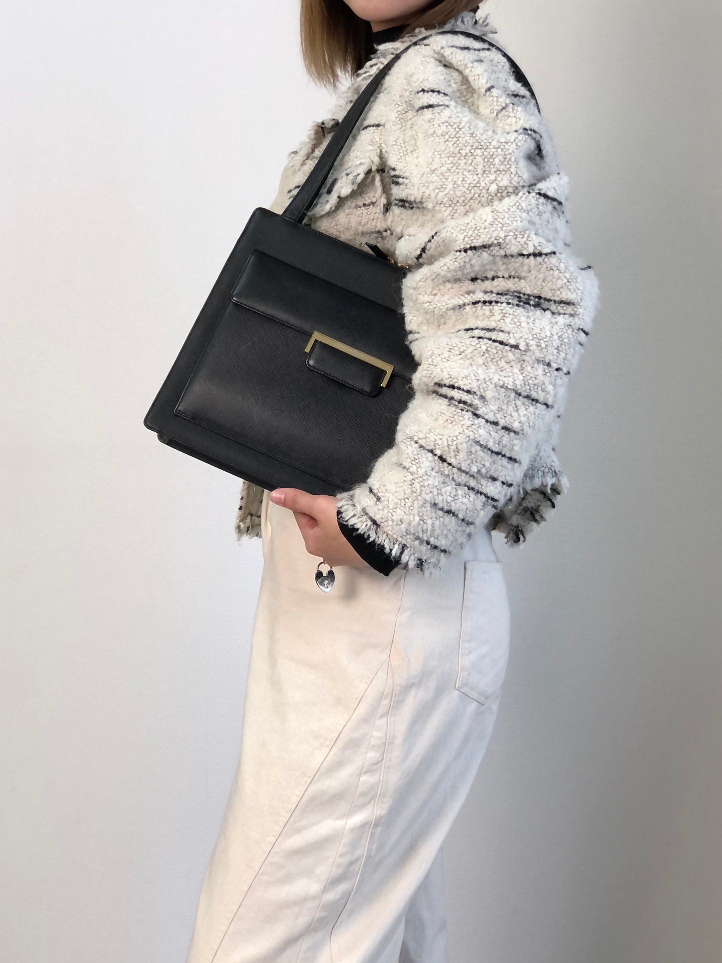 Yves Saint Laurent Logo Handbag Black Vintage fguw8w