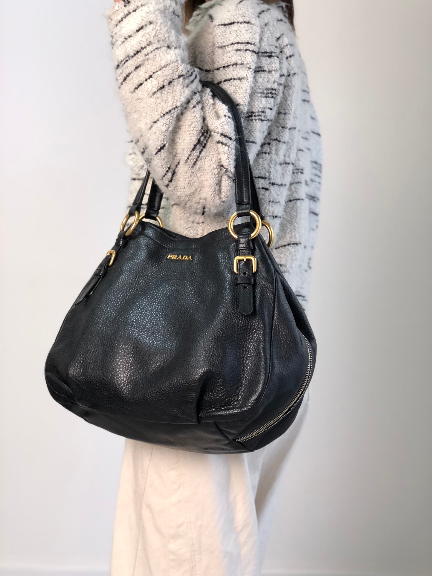 PRADA Logo Handbag Black BR4085 Vintage 3hvhgg