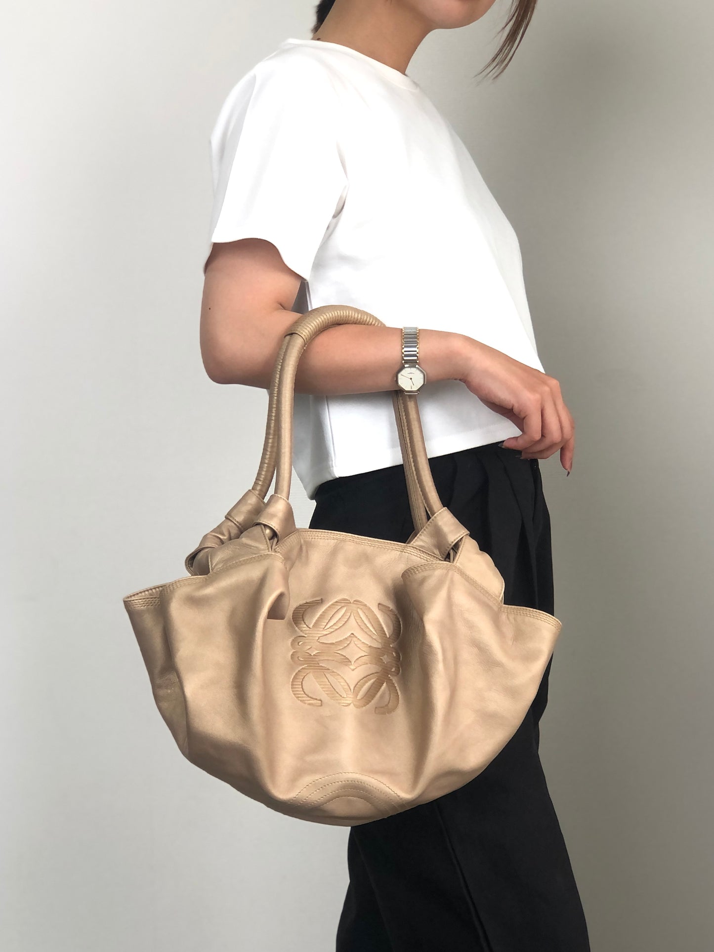 LOEWE Anagram Handbag Gold Vintage ybf3f8