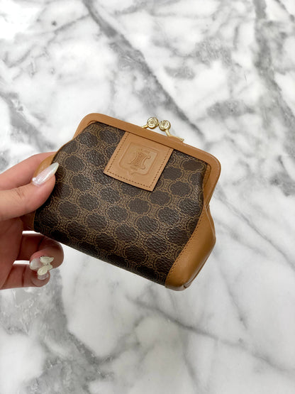 CELINE Macadam Blason Clasp Coin purse Wallet Brown 8xjnfd