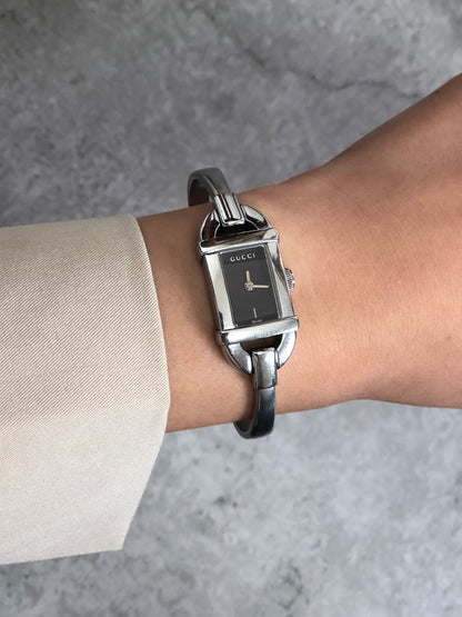GUCCI Bangle Watch Silver 6800L Vintage 4cxr5p
