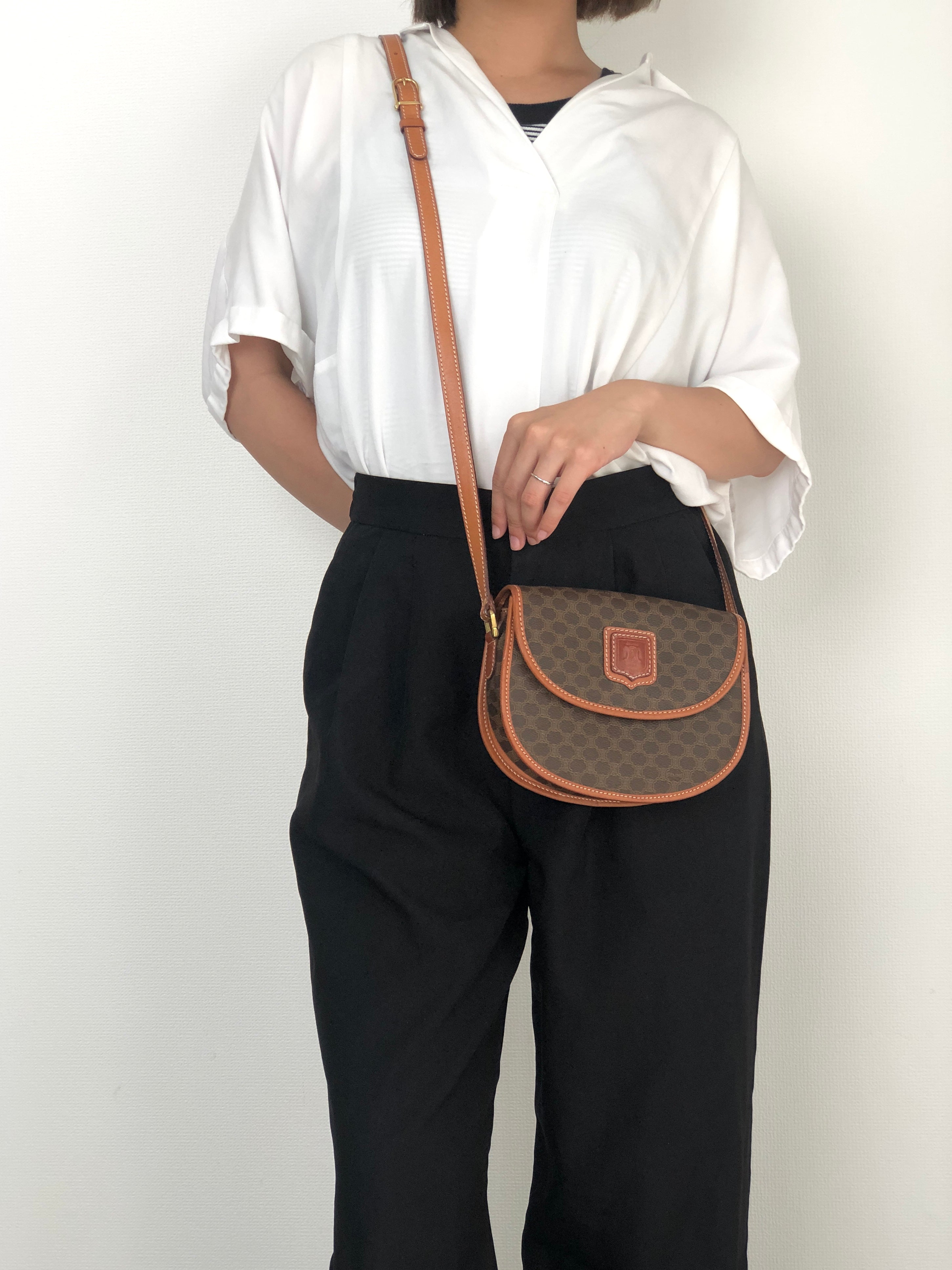 美品 CELINE サルキー クッション ベロア 刺繍 Vintage CELINE | VintageShop solo