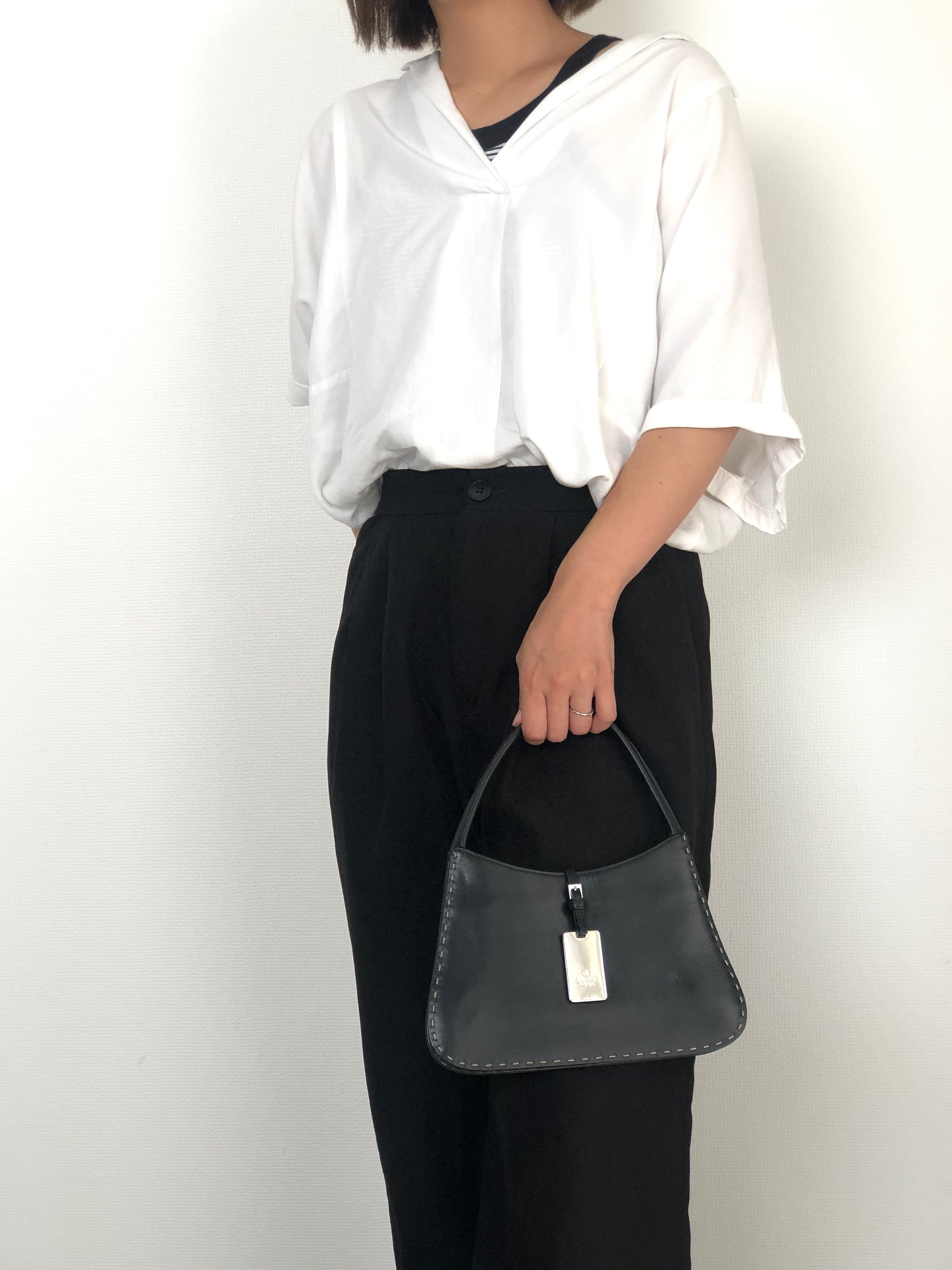GUCCI Logo Shoulder bag Black Vintage 5yfah2