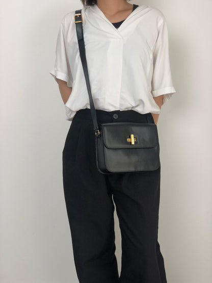 CELINE Turn Lock Shoulder bag Black Vintage jth6xy