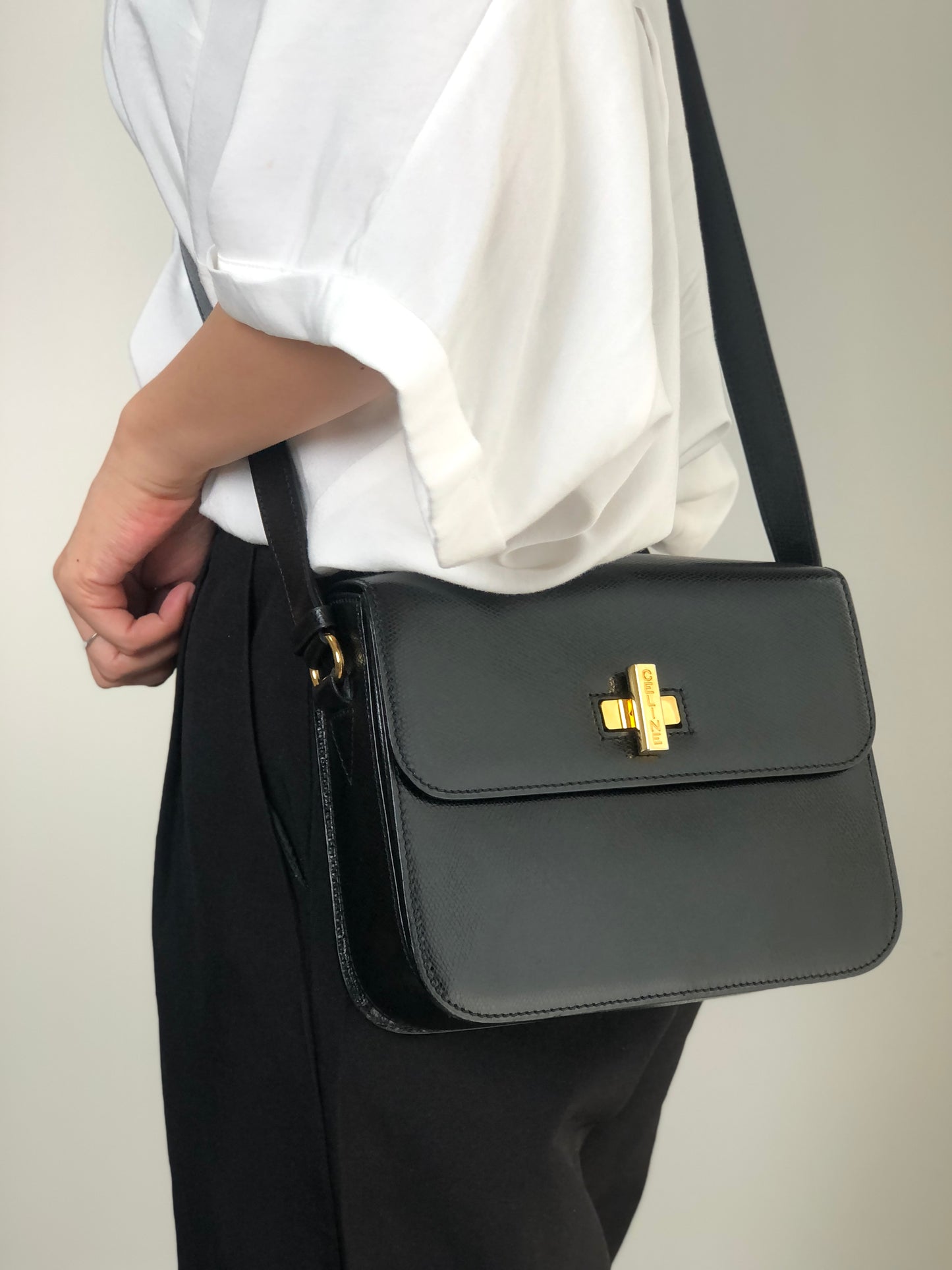 CELINE Turn Lock Shoulder bag Black Vintage jth6xy