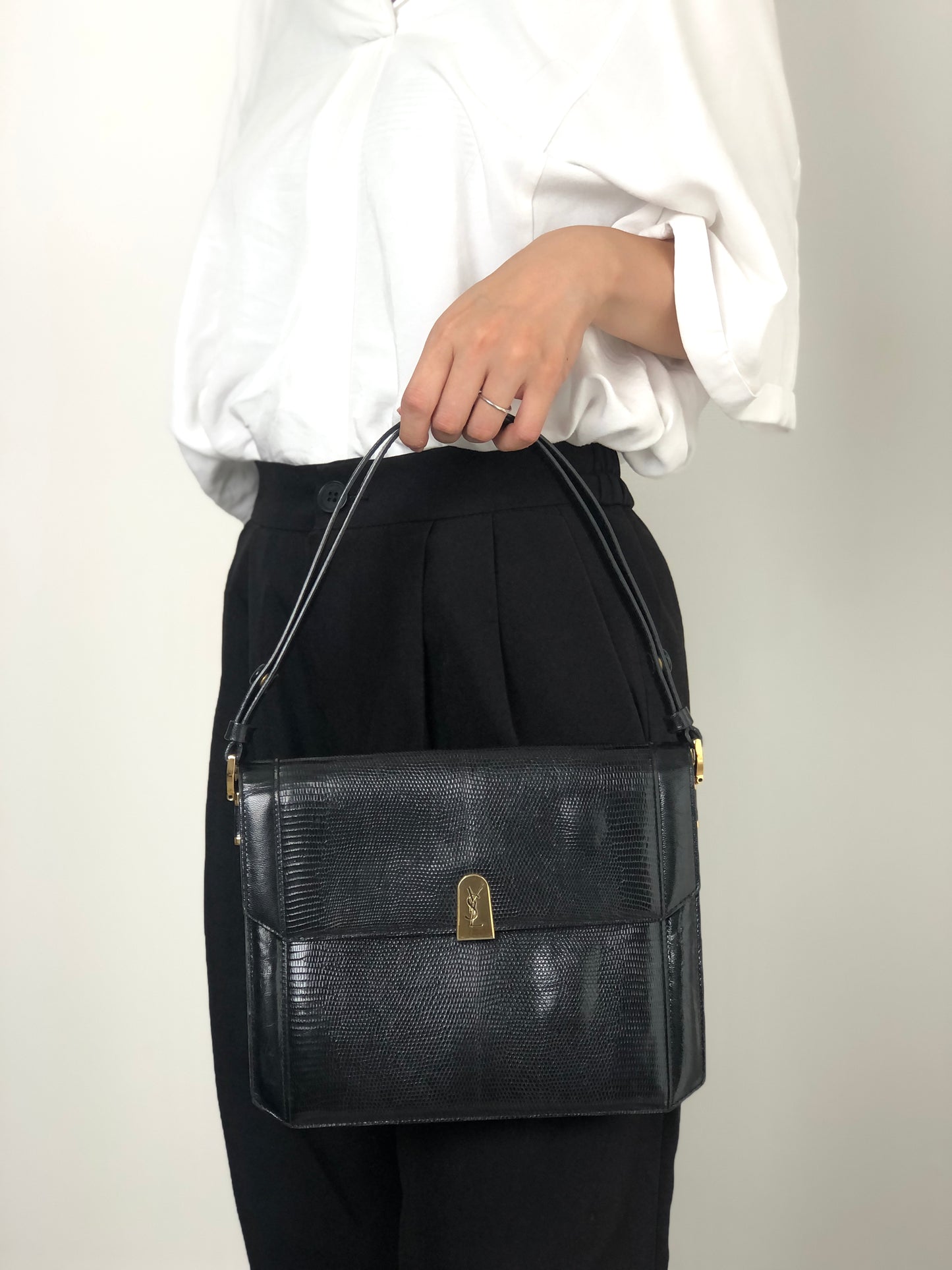 Yves Saint Laurent YSL Logo Shoulder bag Black Vintage 67eb7u