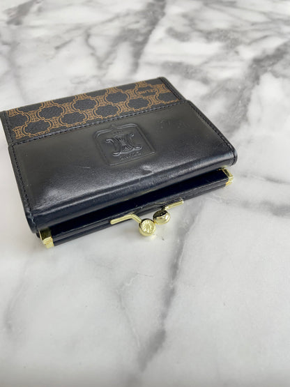 CELINE Macadam Blason Clasp Bifold wallet Brown Vintage Old Celine e72fbj
