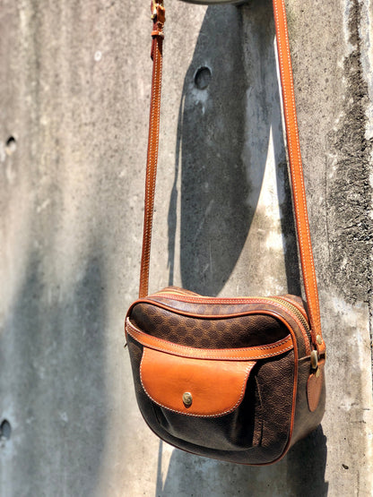 CELINE Macadam Blason Front Pocket Shoulder bag Brown Vintage Old CELINE 35ip77